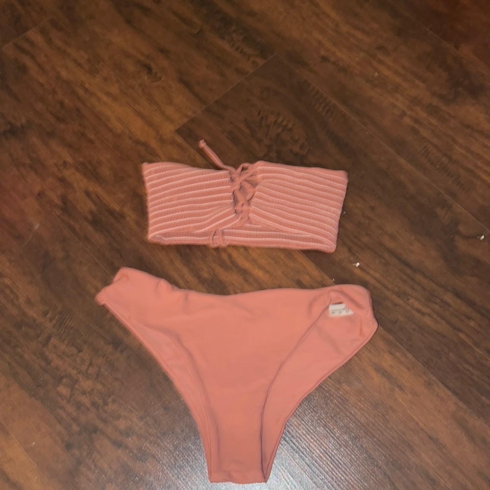 Strapless bikini